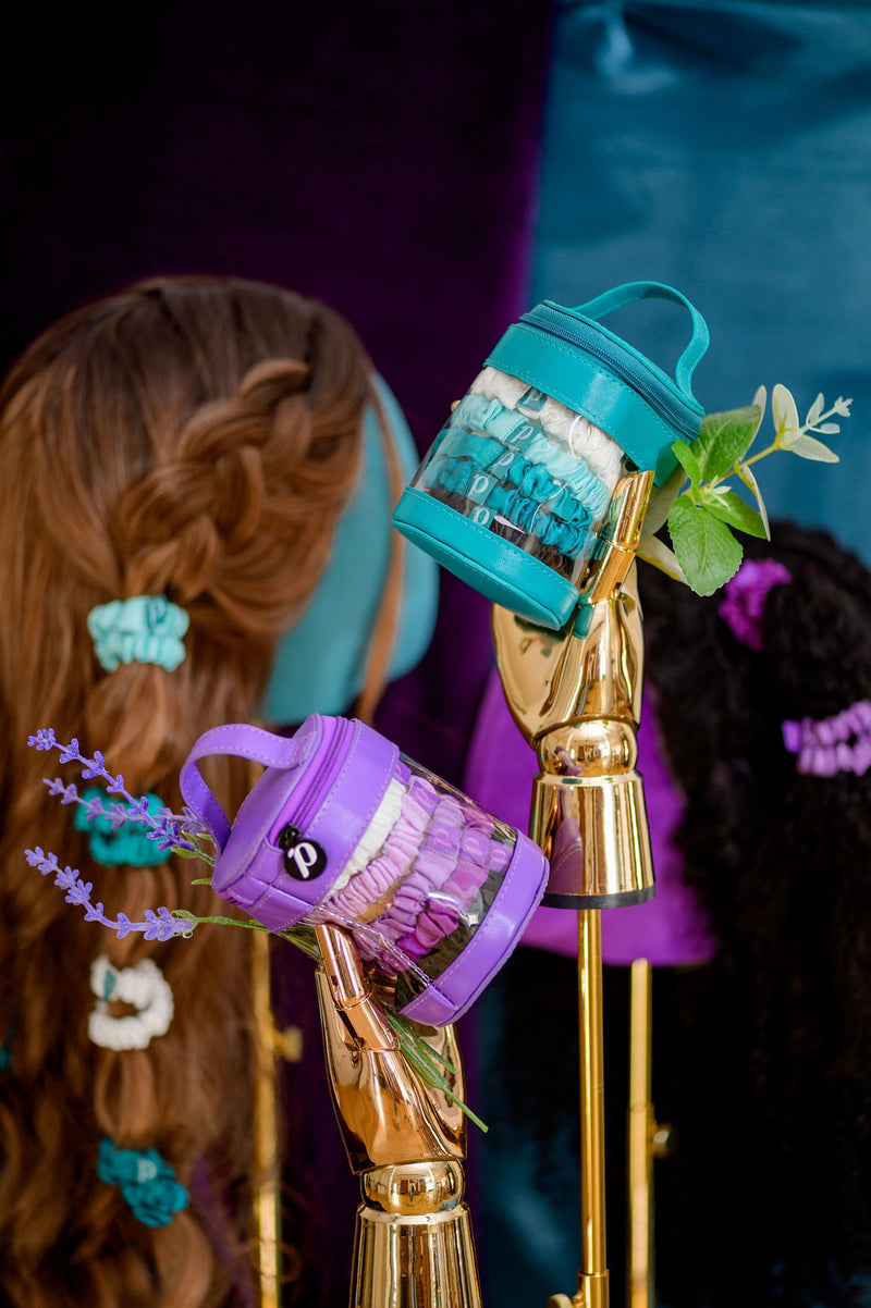 1 package of 5 hair ties of Lavender and 1 package of 5 hair ties of Uplift blend