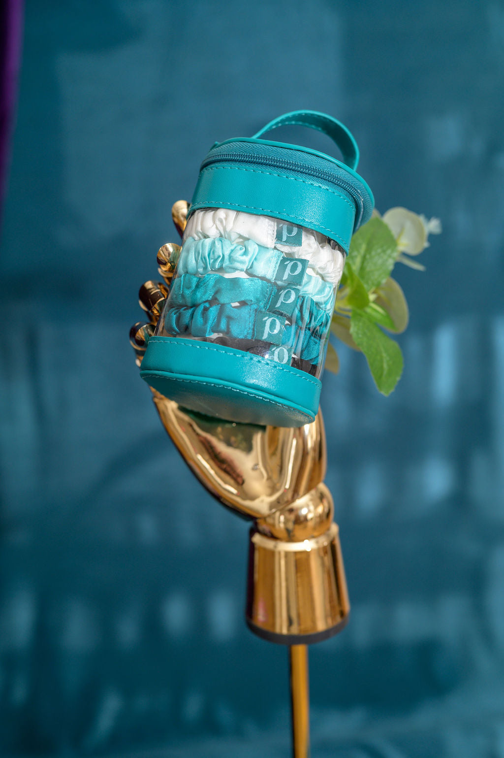 Uplift   |   A blend of 100% Peppermint, Eucalyptus, & Spearmint Essential Oils